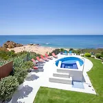 Exclusive Beachfront In - Private Access - Heatable Pool & Jacuzzi - Sleeps 10 Vila *