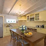 Exclusive Beachfront In - Private Access - Heatable Pool & Jacuzzi - Sleeps 10 Vila Albufeira