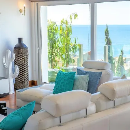 빌라 Luxurious Beachfront De La With Private Acces