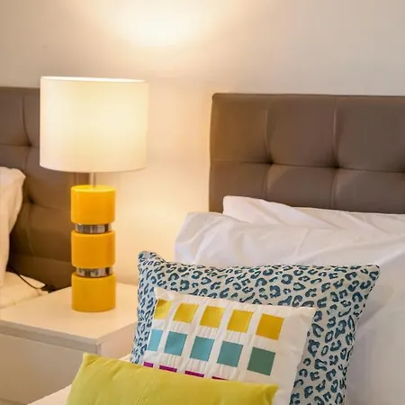 Luxurious Beachfront De La With Private Acces 알부페이라