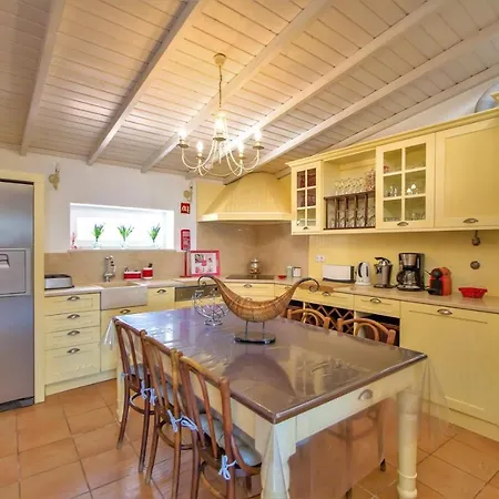 Villa Luxurious Beachfront De La With Private Acces *