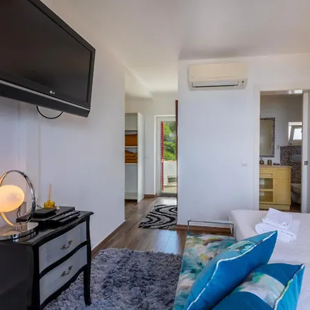Luxurious Beachfront De La With Private Acces *