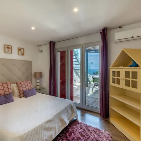 Luxurious Beachfront De La With Private Acces Albufeira