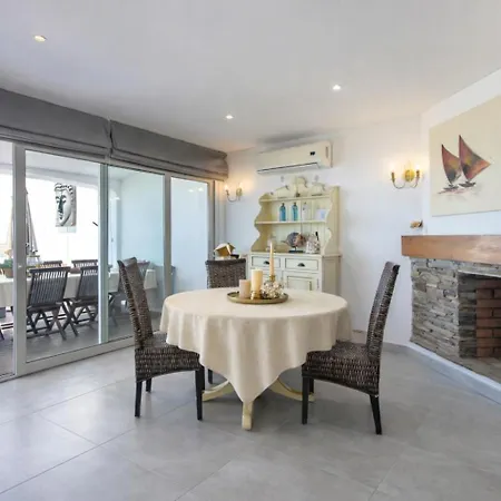 Beachfront - Private Access - Walk Everywhere Without Car - Pool & Jacuzzi *