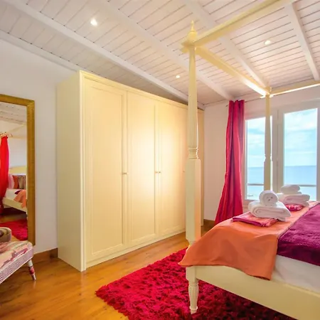 Villa Beachfront - Private Access - Walk Everywhere Without Car - Pool & Jacuzzi