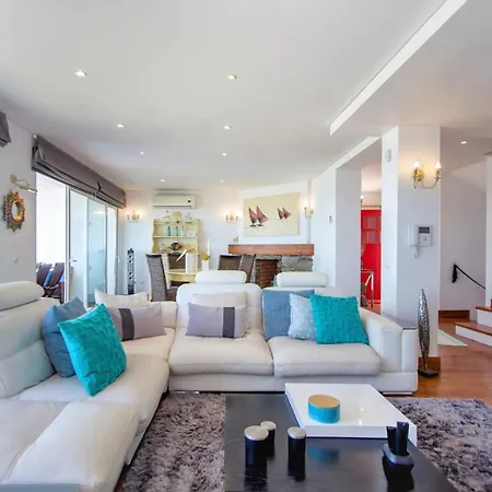 Villa Beachfront - Private Access - Walk Everywhere Without Car - Pool & Jacuzzi *