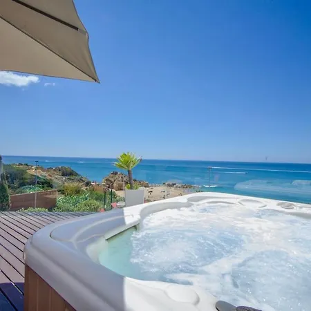 Villa Beachfront - Private Access - Walk Everywhere Without Car - Pool & Jacuzzi
