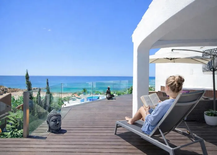 别墅 Oceanfront Luxury Villa With Private Beach Access Pool & Jacuzzi Walk To Town Sleeps 10 阿尔布费拉