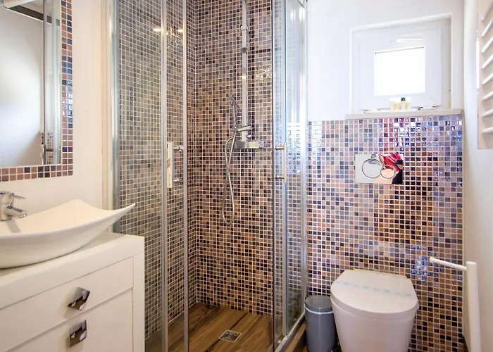 别墅 Oceanfront Luxury Villa With Private Beach Access Pool & Jacuzzi Walk To Town Sleeps 10 *