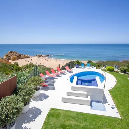 Luxurious Beachfront De La With Private Acces 别墅 *