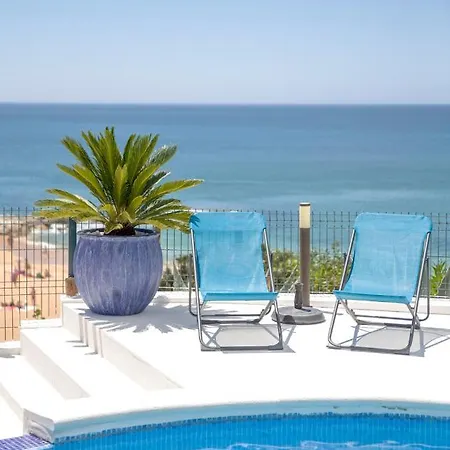 Luxurious Beachfront De La With Private Acces 别墅