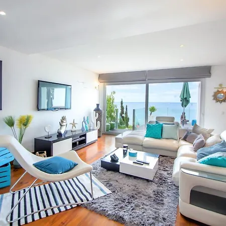 别墅 Luxurious Beachfront De La With Private Acces