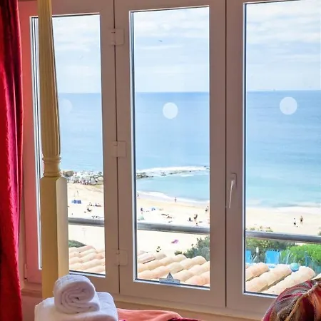 Luxurious Beachfront De La With Private Acces 别墅